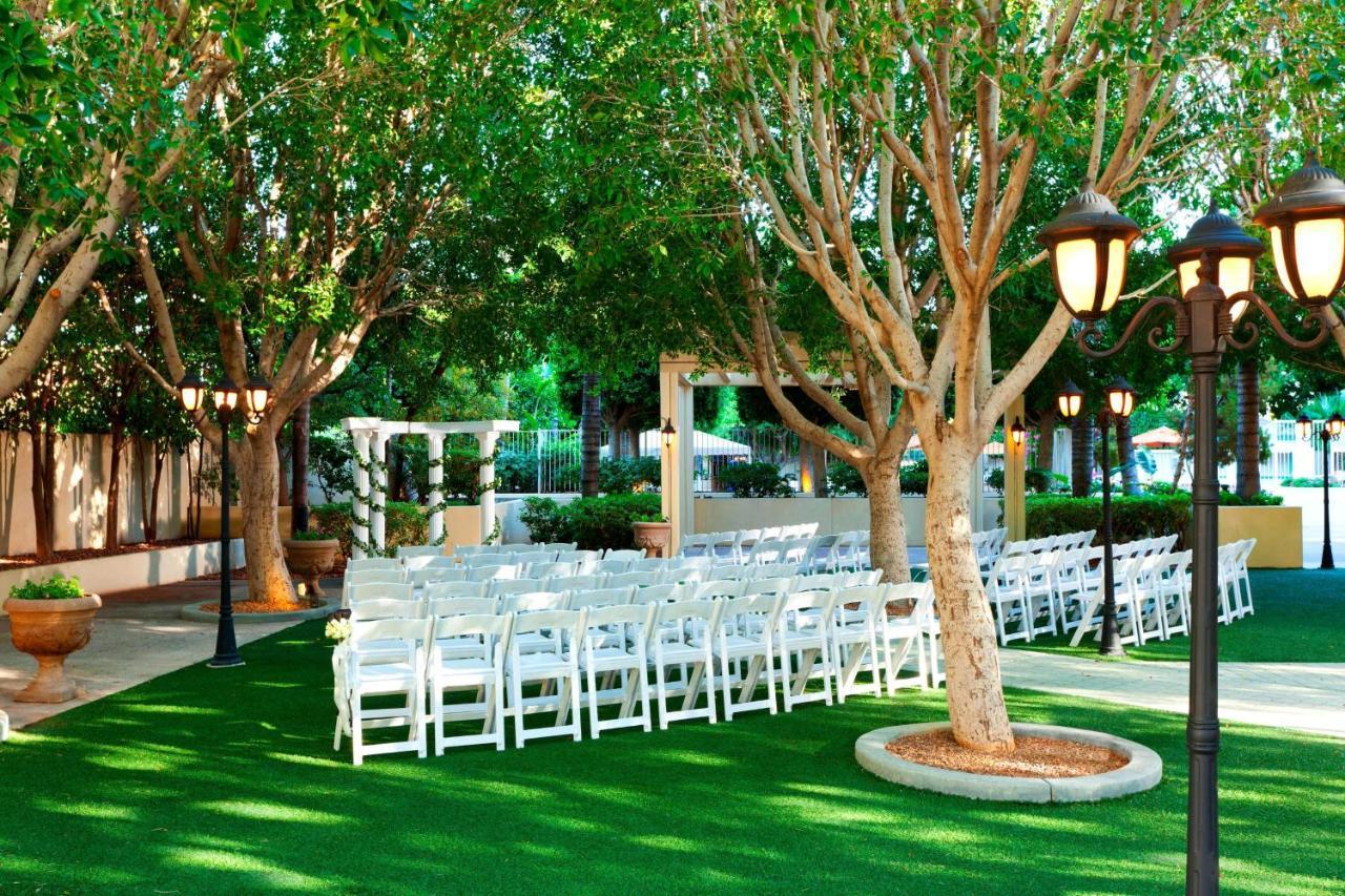 Sheraton Crescent Hotel Phoenix Bagian luar foto