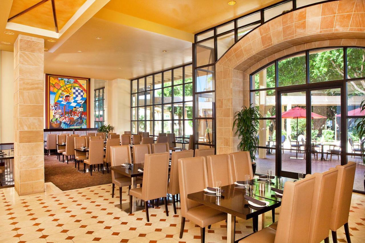 Sheraton Crescent Hotel Phoenix Bagian luar foto