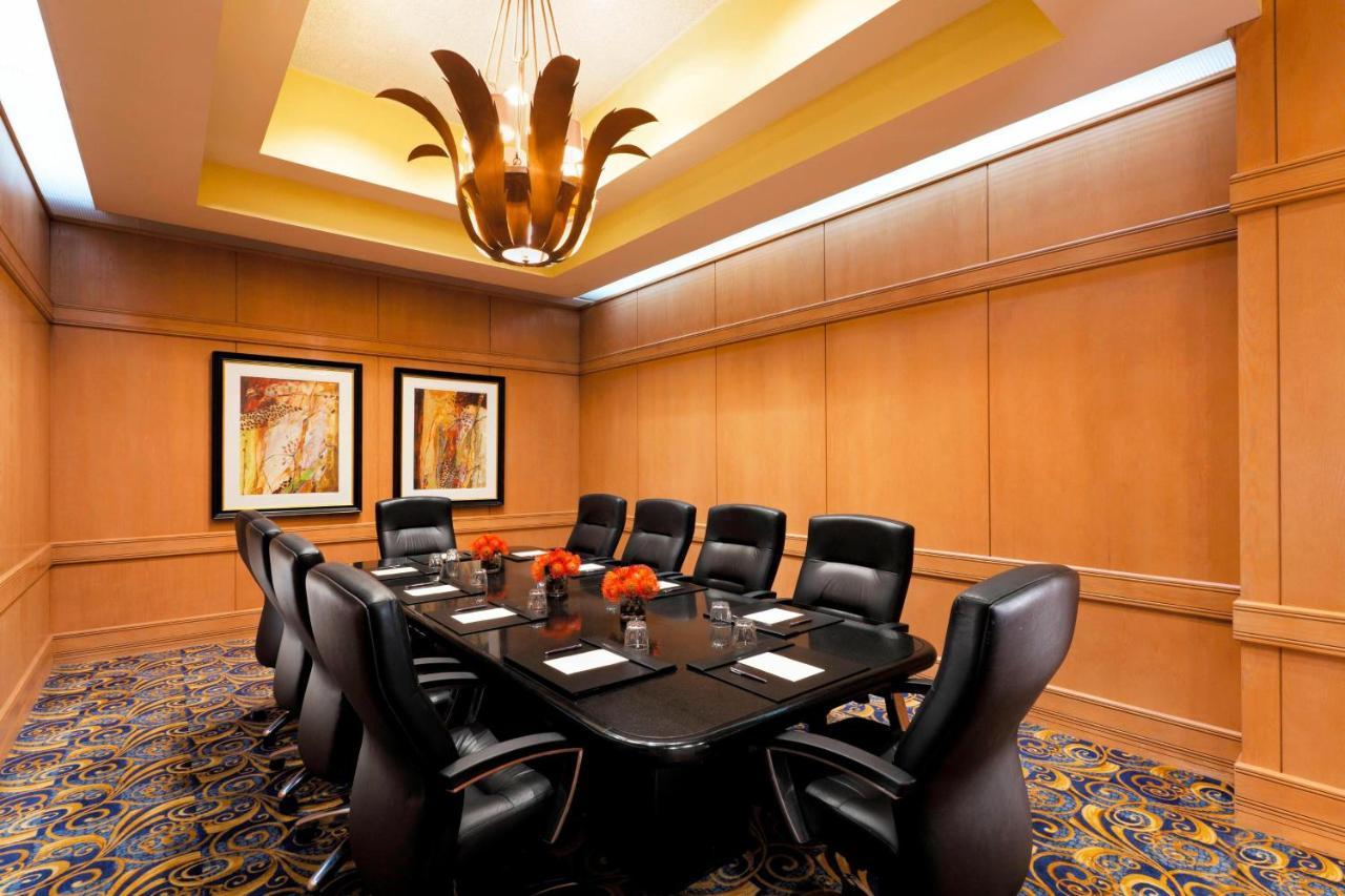 Sheraton Crescent Hotel Phoenix Bagian luar foto