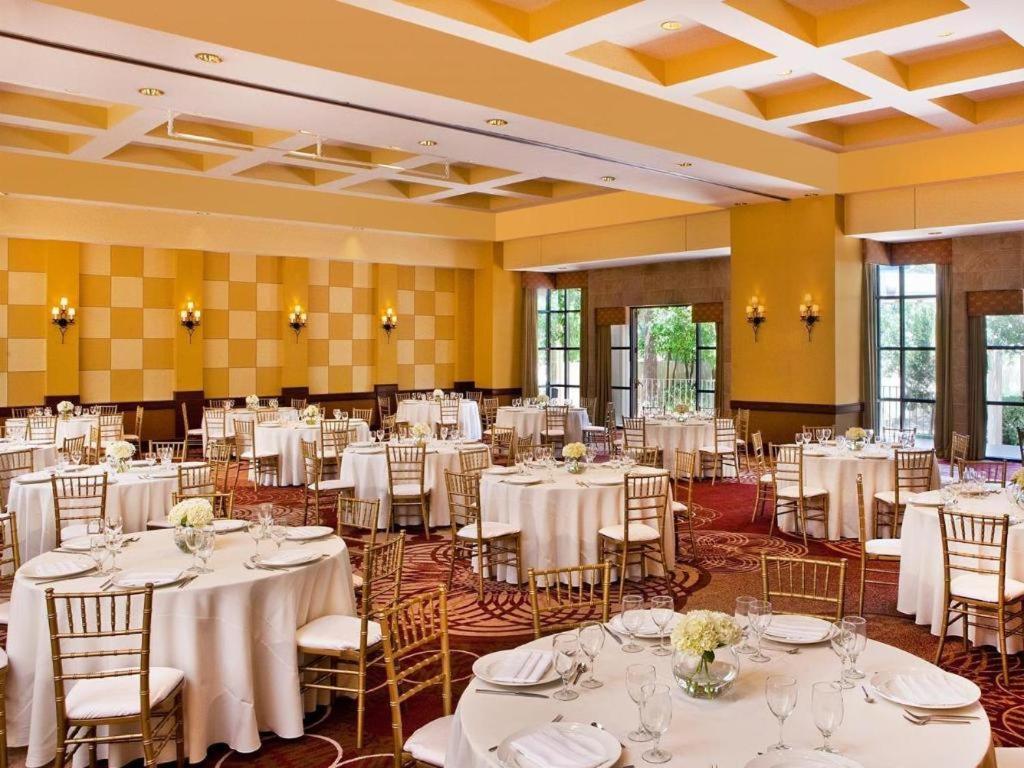 Sheraton Crescent Hotel Phoenix Bagian luar foto