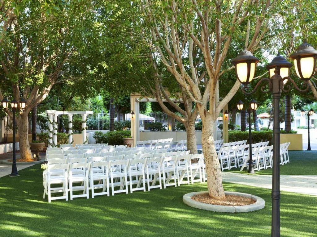Sheraton Crescent Hotel Phoenix Bagian luar foto
