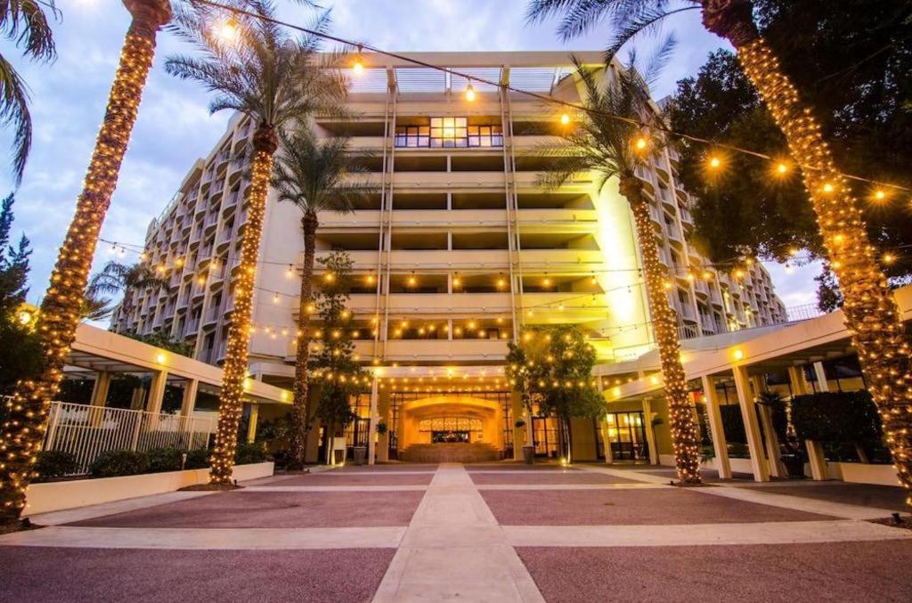 Sheraton Crescent Hotel Phoenix Bagian luar foto