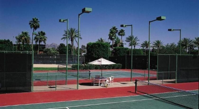 Sheraton Crescent Hotel Phoenix Bagian luar foto