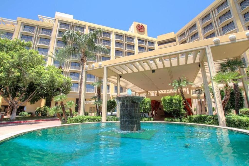 Sheraton Crescent Hotel Phoenix Bagian luar foto